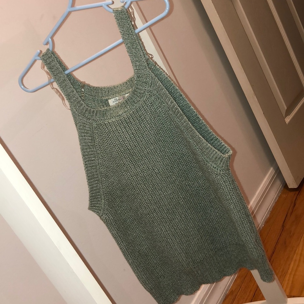 Sweater tank crop